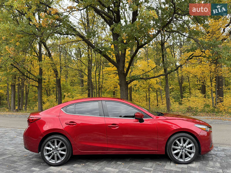 Седан Mazda 3 2018 в Харькове
