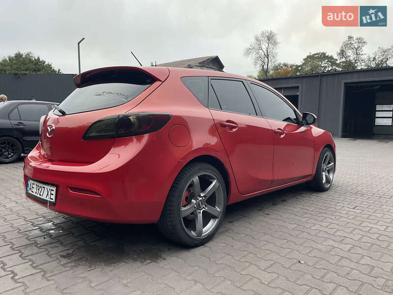 Хэтчбек Mazda 3 2011 в Каменском