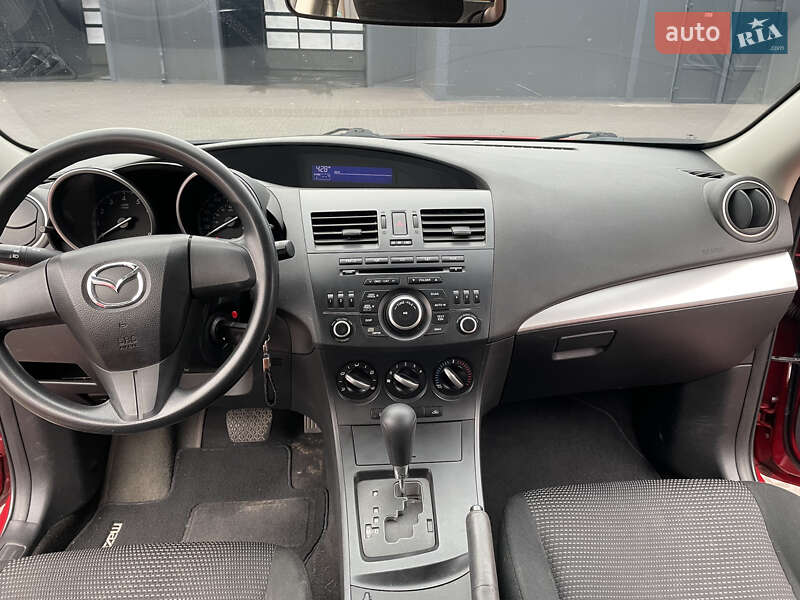 Хэтчбек Mazda 3 2011 в Каменском