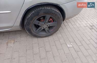 Седан Mazda 3 2004 в 