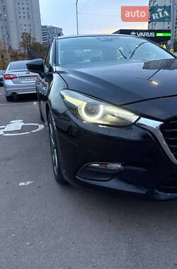 Седан Mazda 3 2018 в 