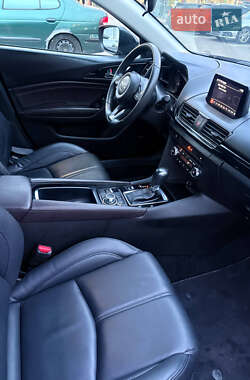 Седан Mazda 3 2018 в 