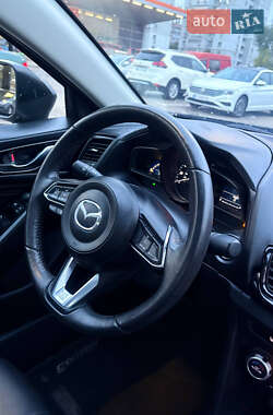 Седан Mazda 3 2018 в 