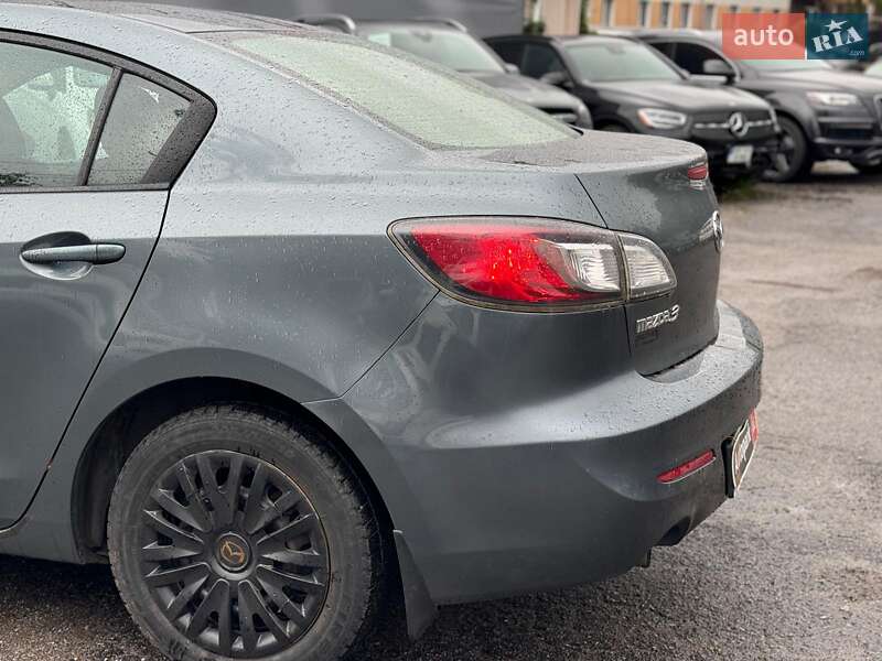 Седан Mazda 3 2012 в Виннице