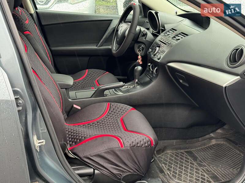 Седан Mazda 3 2012 в Виннице