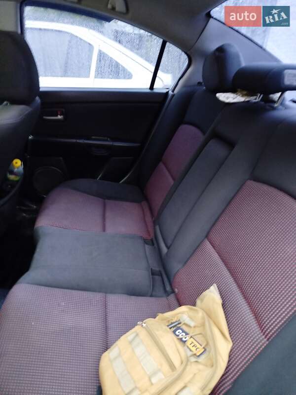 Седан Mazda 3 2005 в Ровно
