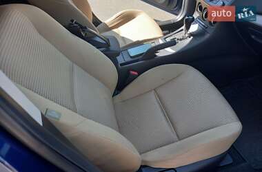 Хэтчбек Mazda 3 2012 в 