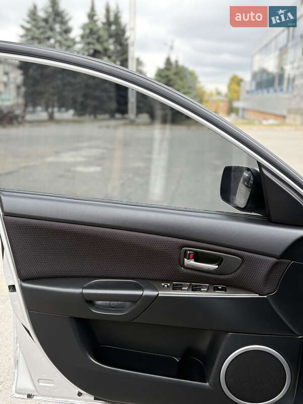 Хэтчбек Mazda 3 2006 в Днепре