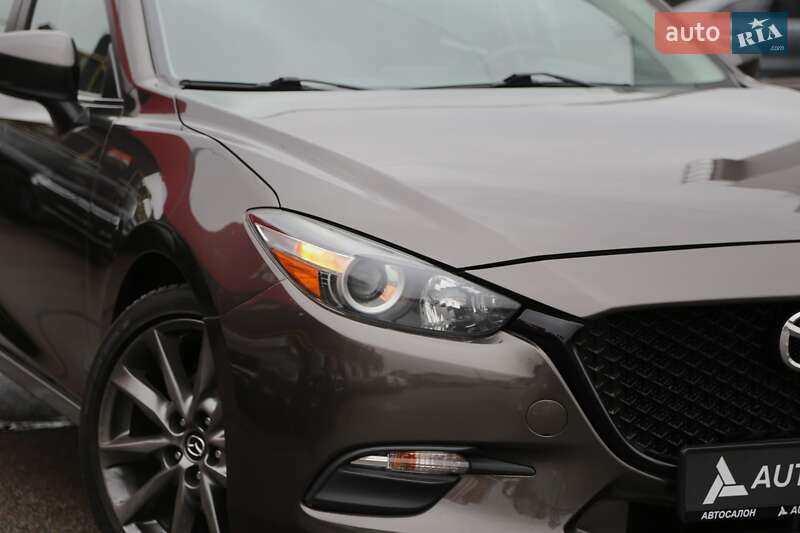 Хэтчбек Mazda 3 2017 в Киеве