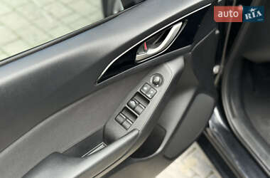 Седан Mazda 3 2013 в 