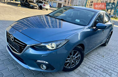 Седан Mazda 3 2015 в 