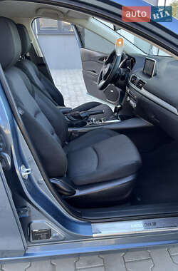 Седан Mazda 3 2015 в 