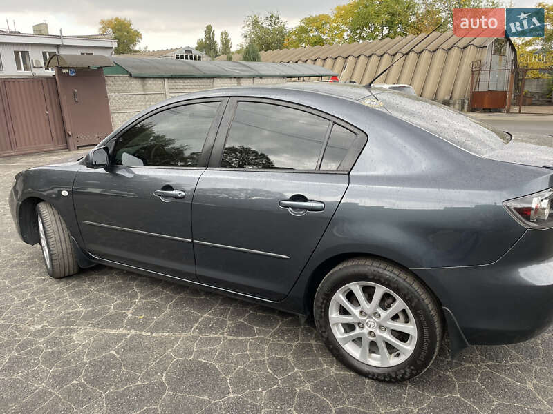 Седан Mazda 3 2008 в Днепре