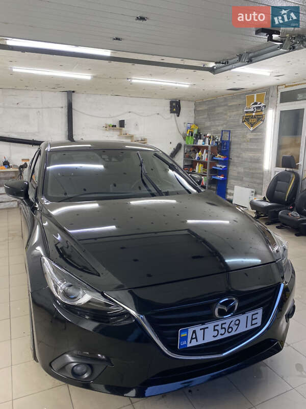 Хэтчбек Mazda 3 2014 в Ивано-Франковске