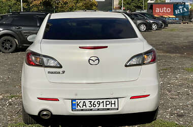 Седан Mazda 3 2013 в 