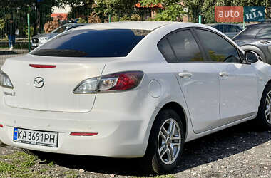 Седан Mazda 3 2013 в 