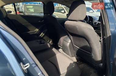 Седан Mazda 3 2014 в 