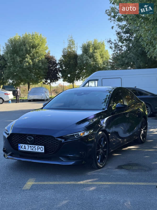 Седан Mazda 3 2019 в Киеве