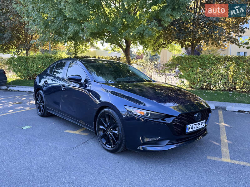 Седан Mazda 3 2019 в Киеве