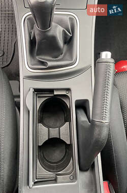 Хэтчбек Mazda 3 2012 в 