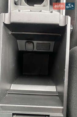 Хэтчбек Mazda 3 2012 в 