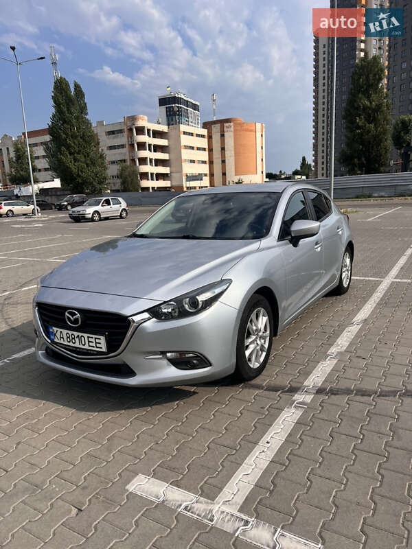 Хэтчбек Mazda 3 2017 в Киеве