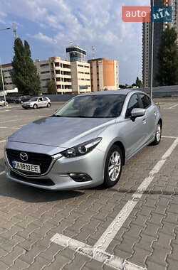 Хэтчбек Mazda 3 2017 в 