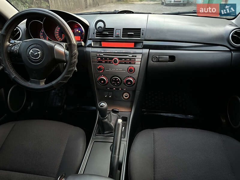 Седан Mazda 3 2006 в Запоріжжі