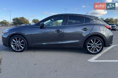 Хэтчбек Mazda 3 2017 в 