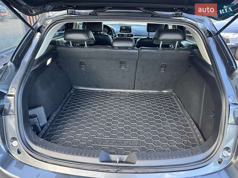 Хетчбек Mazda 3 2017 в Дніпрі фото 11 Хетчбек Mazda 3 2017 в Дніпрі