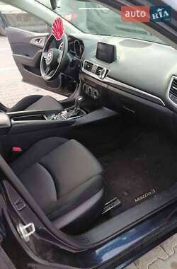 Седан Mazda 3 2017 в 