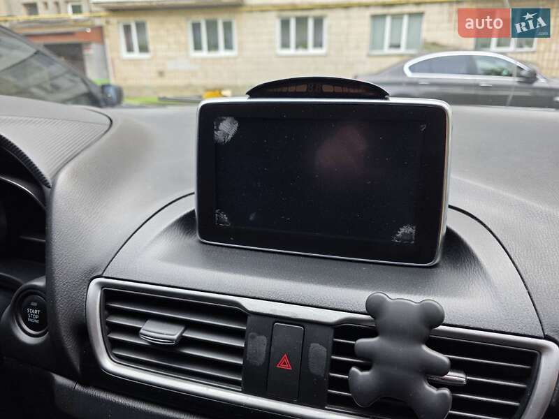 Седан Mazda 3 2016 в Тернополе