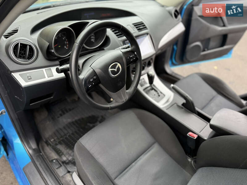 Хэтчбек Mazda 3 2010 в Киеве