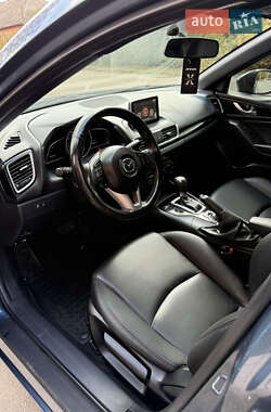 Седан Mazda 3 2016 в 