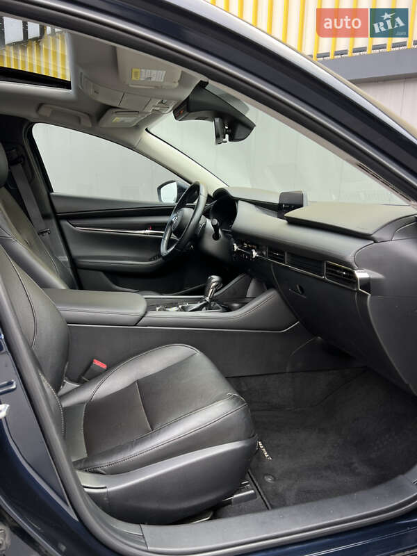 Седан Mazda 3 2020 в Киеве