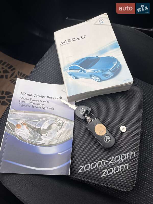 Седан Mazda 3 2011 в Луцке