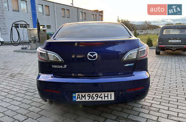 Седан Mazda 3 2013 в 