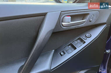 Седан Mazda 3 2013 в 