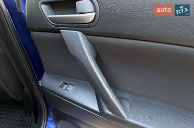 Седан Mazda 3 2013 в 