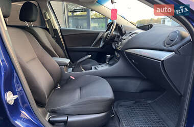 Седан Mazda 3 2013 в 