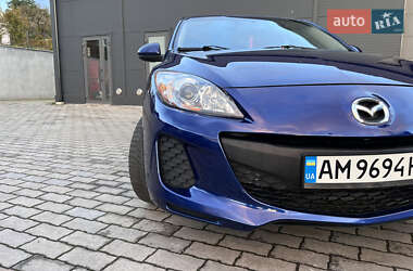 Седан Mazda 3 2013 в 