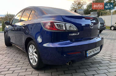 Седан Mazda 3 2013 в 