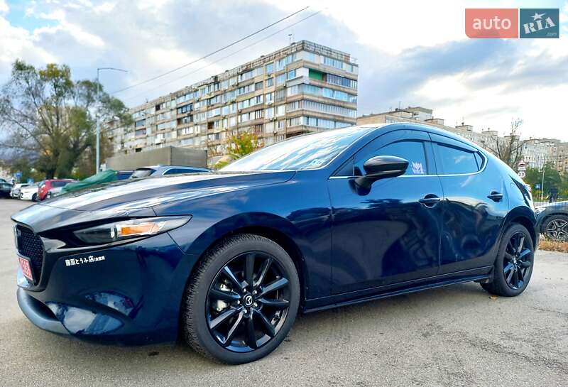 Хэтчбек Mazda 3 2024 в Киеве
