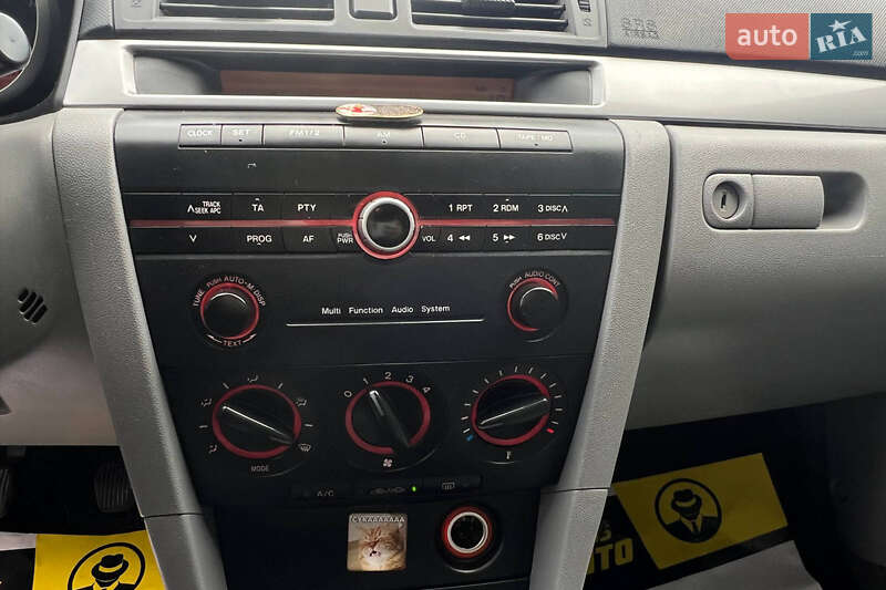 Хетчбек Mazda 3 2004 в Івано-Франківську