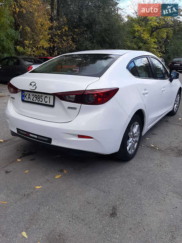 Седан Mazda 3 2015 в Запорожье