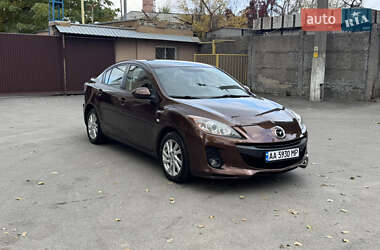 Седан Mazda 3 2011 в 