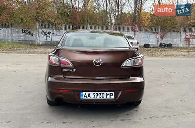 Седан Mazda 3 2011 в 