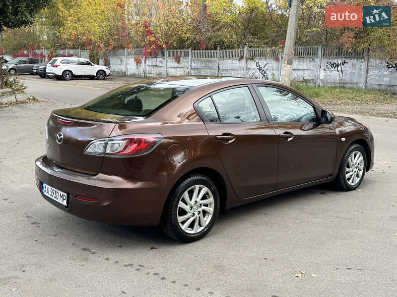 Седан Mazda 3 2011 в Києві