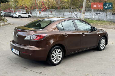 Седан Mazda 3 2011 в 