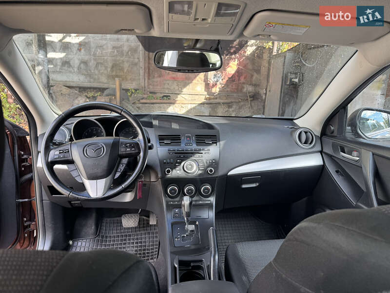 Седан Mazda 3 2011 в Києві